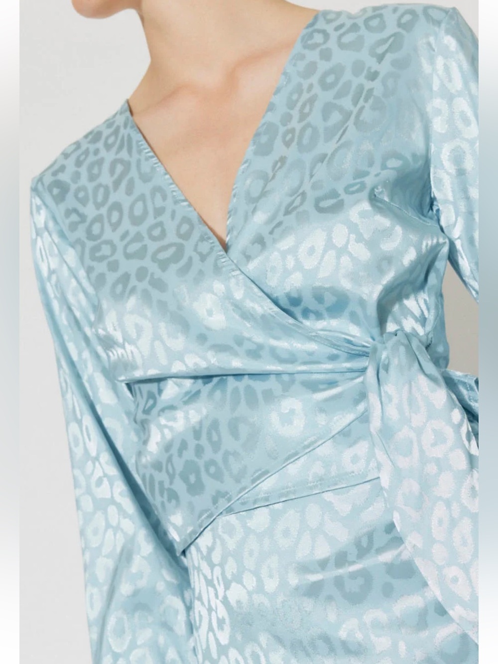 NWT ASOS DESIGN Blue Satin Jacquard Wrap Crop Top Long Sleeve V-Neck Sz S